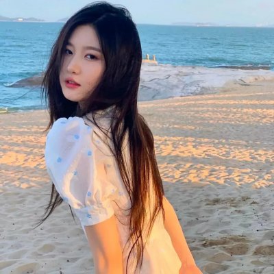 夏日天空的那匹红马